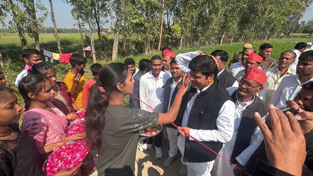 आजमगढ़ : दादर गांव में 220 मीटर सीसी मार्ग का लोकार्पण, विधायक डॉ. संग्राम यादव ने सरकार पर साधा निशाना