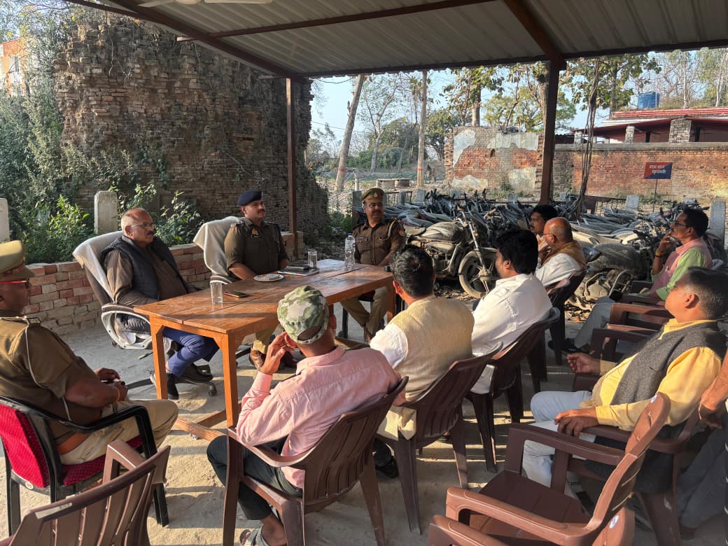 अतरौलिया थाना में होली व होलिका दहन को लेकर शांति समिति की बैठक, सौहार्दपूर्ण पर्व मनाने का संकल्प