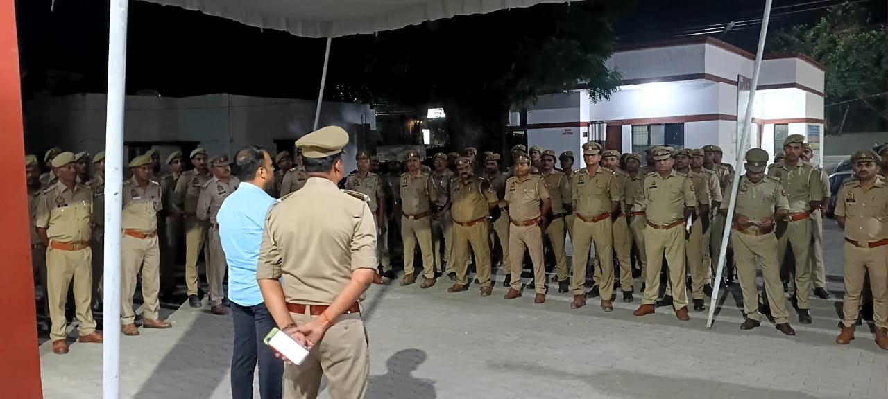 500 कुख्यात अपराधियों के घरों पर एक साथ पुलिस की दबिश, चार दिवसीय सत्यापन अभियान पूरा