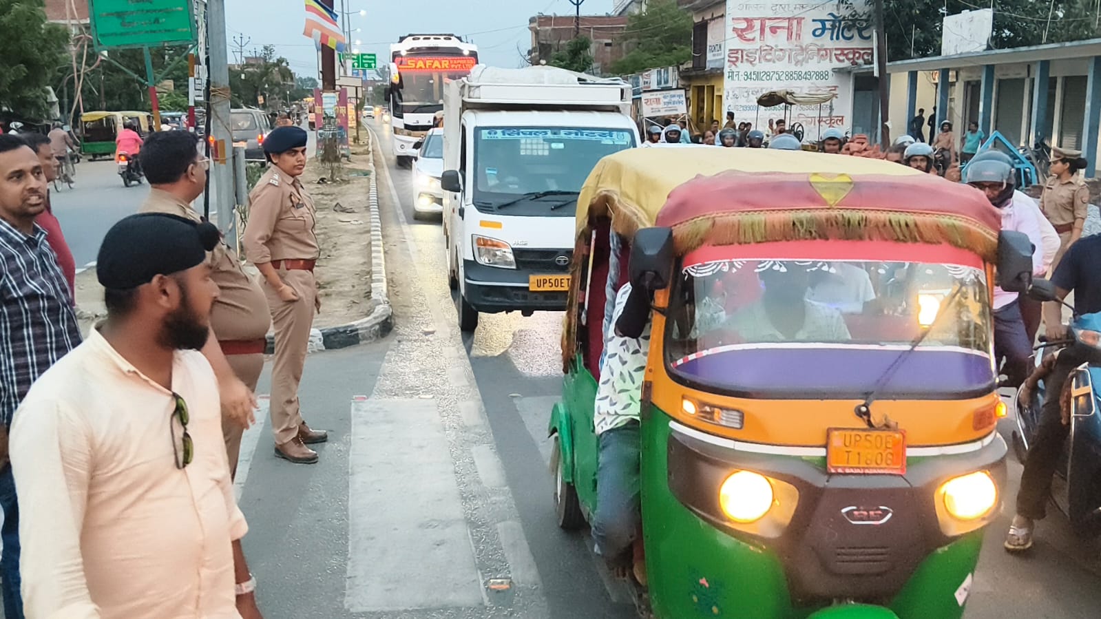 सघन वाहन चेकिंग अभियान में नियम तोड़ने वालों पर कार्रवाई, सड़क सुरक्षा का दिया गया संदेश