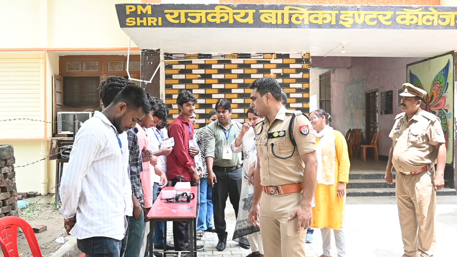 14 केंद्रों पर शुरू हुई UPTET परीक्षा, 3 दिन में 5 पालियों में 32,160 अभ्यर्थी देंगे परीक्षा