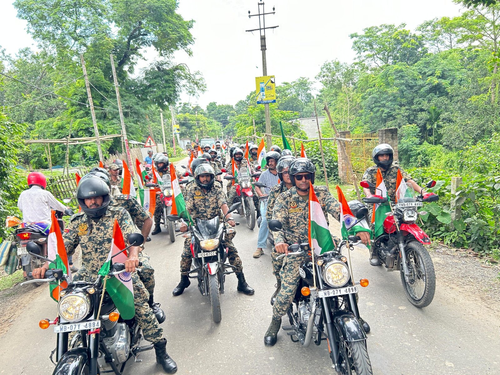 12वीं वाहिनी सीमा सुरक्षा बल द्वारा सीमावर्ती क्षेत्र में “हर घर तिरंगा” बाइक रैली का आयोजन।
