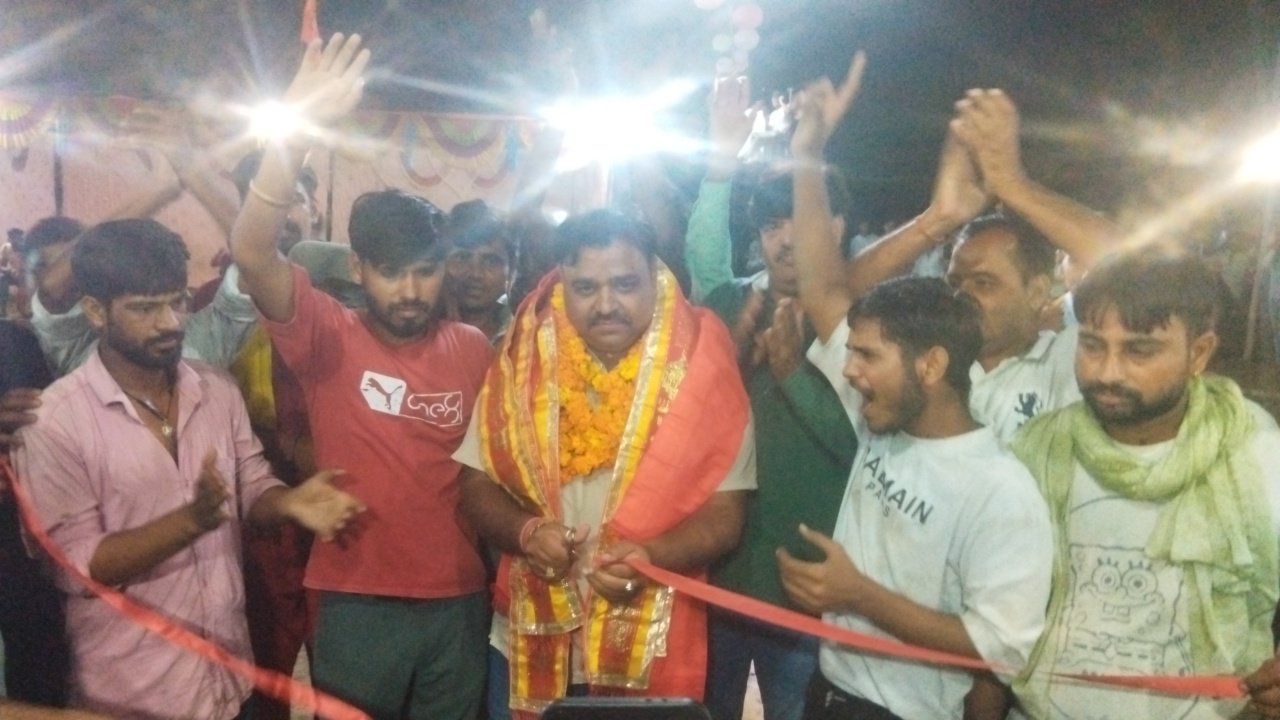 भव्य डे-नाइट कबड्डी टूर्नामेंट का आगाज, स्वर्गीय खिलाड़ियों को दी गई भावभीनी श्रद्धांजलि