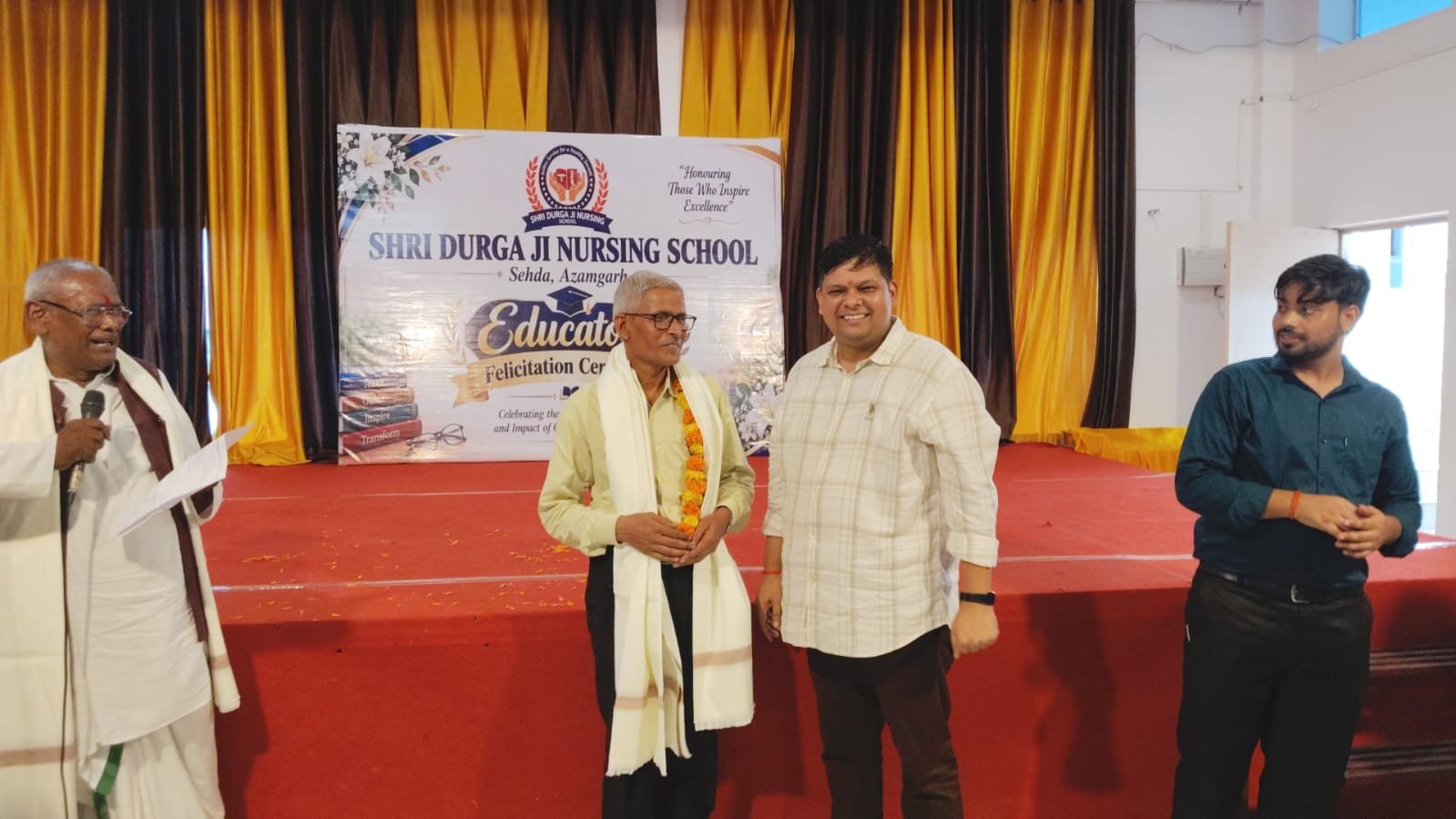 राष्ट्रपति एवं राज्यपाल पुरस्कार से सम्मानित शिक्षकों का हुआ सम्मान