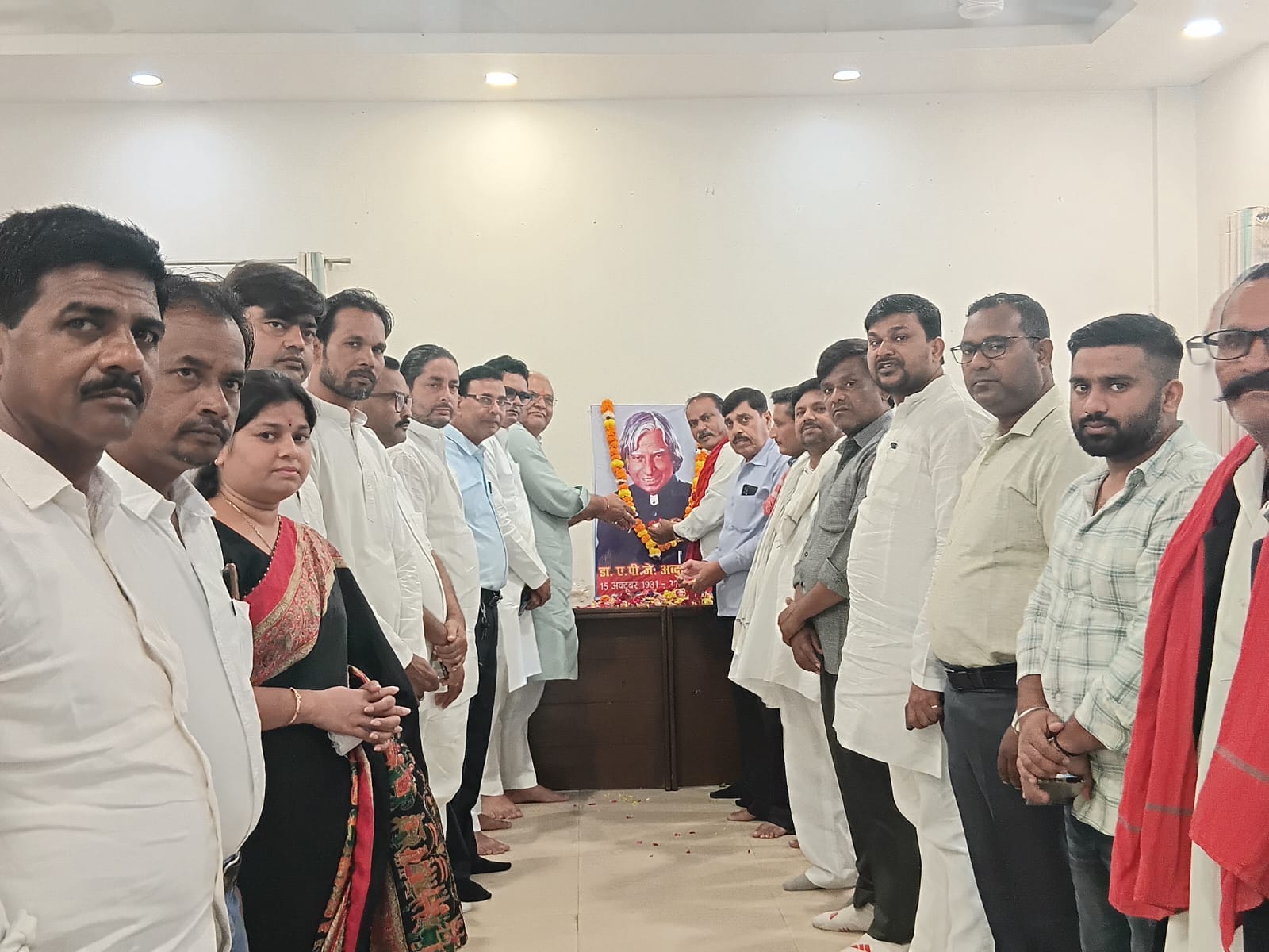 पूर्व राष्ट्रपति एवं महान वैज्ञानिक डॉ. एपीजे अब्दुल कलाम की जयंती पर सपा कार्यालय में गूंजा राष्ट्रसेवा का संदेश